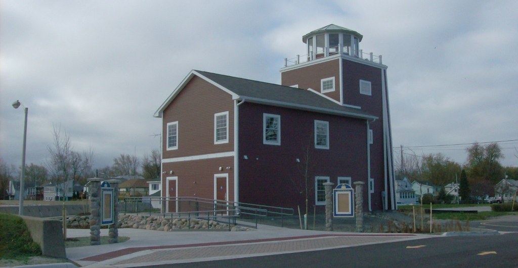 Luna Pier Lighthouse North